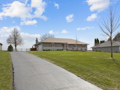 675 Carriage Hill Ln, Sugar Grove, IL, 60554