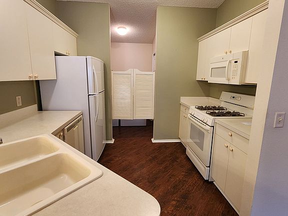 5th image of 3501 Cambria Cir