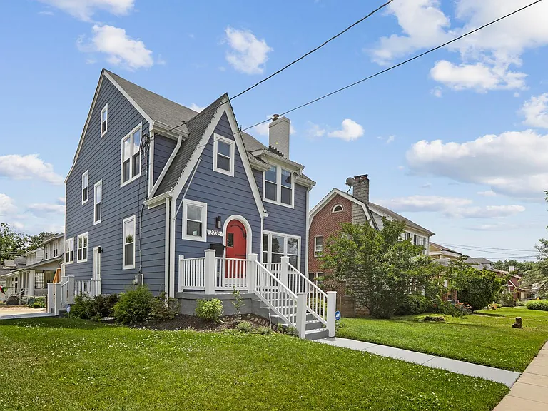 2235 Quincy St NE — Photo 24
