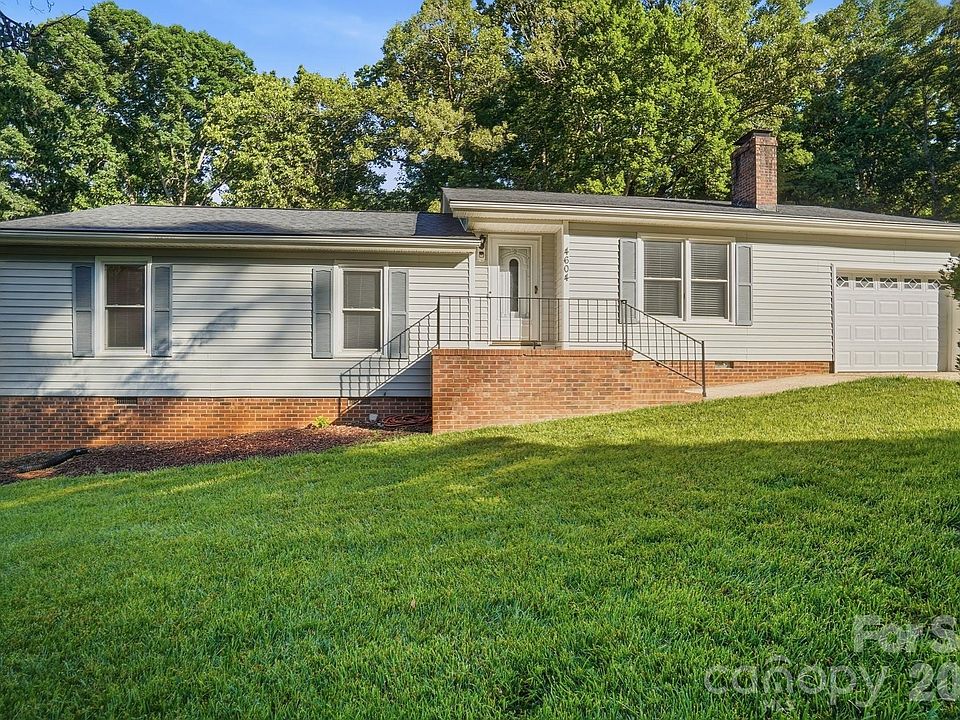 1st image of 4604 Oakwood Cir