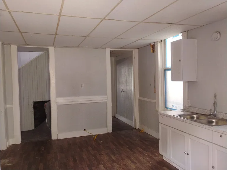 2531 W Main St — Photo 7