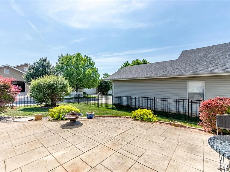 110 Hawks Haven Dr — Photo 34