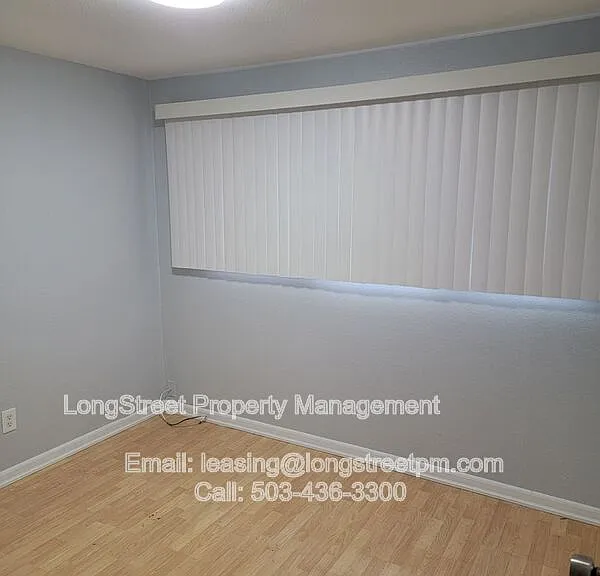 350 SE Lilly Ave #4 — Photo 12