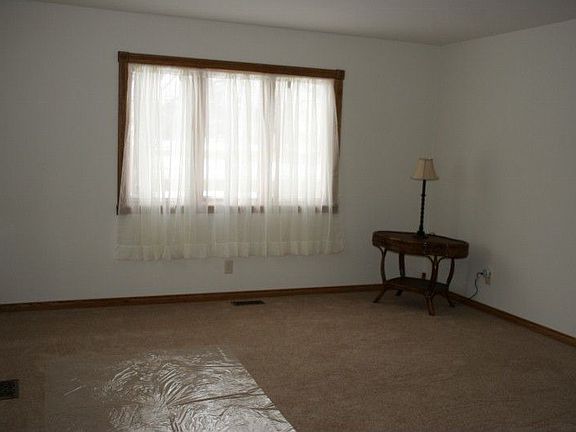 5th image of 6926 Churchman Ave