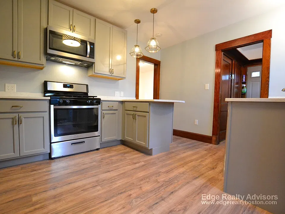 242 Lake St #1