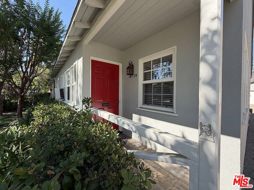 2 bed, 2.0 bath, 1172 sqft, $4,450 — Photo 3