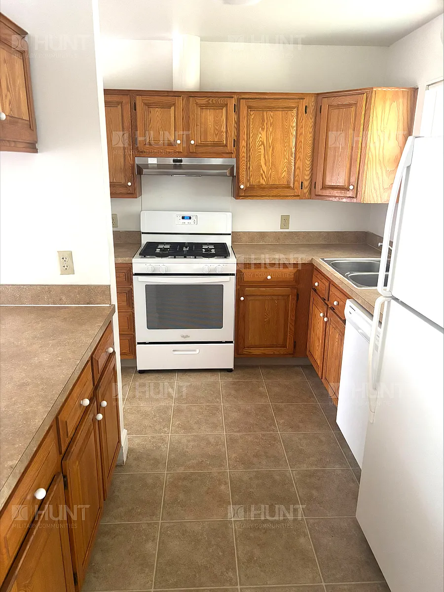 Building Photo - 1371 Lehr St