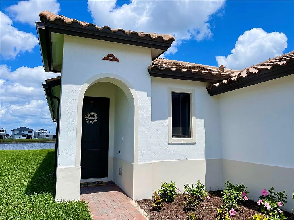 3 bed, 2.5 bath, 1726 sqft, $2,700 — Photo 3