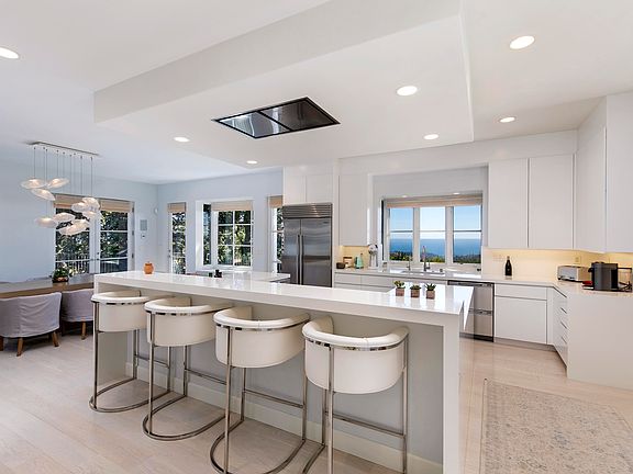 5th image of 2475 Bella Vista Dr