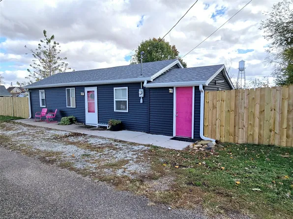 3075 N Columbus St, Pleasantville, IA 50225