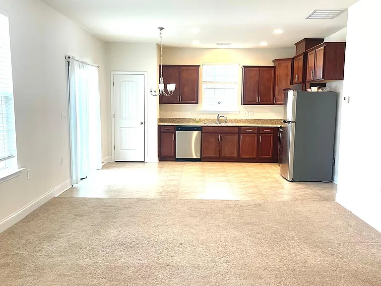 111 Sirius St — Photo 9