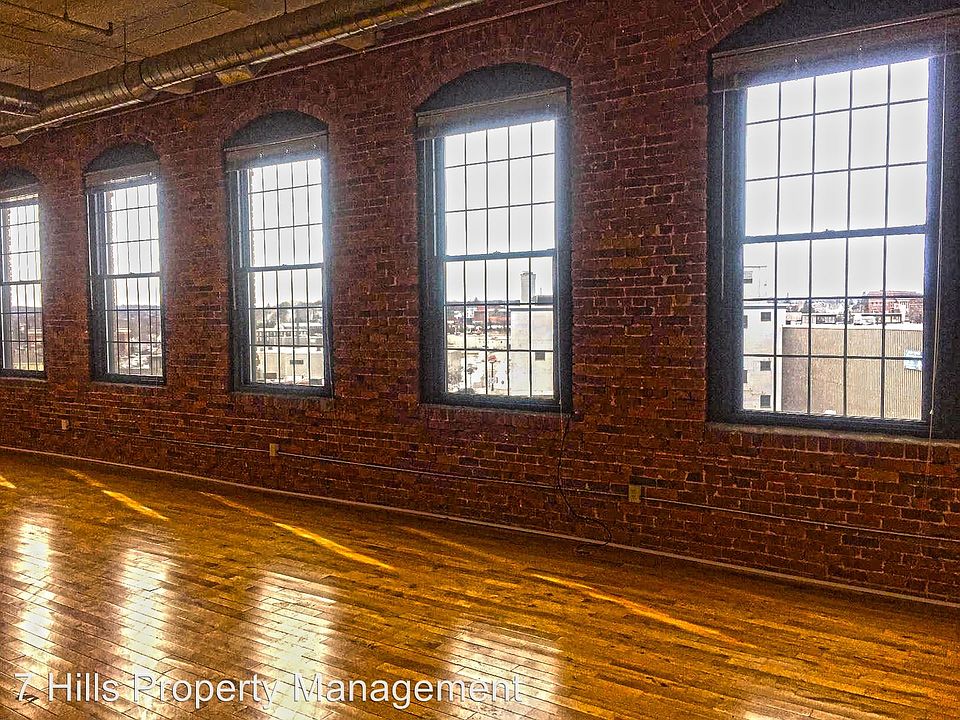 2nd image of 1 Kelley Sq Ste 1