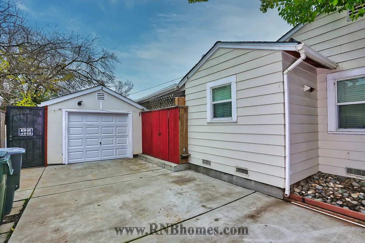Building Photo - 3141 63rd St