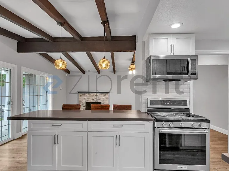 717 Pebble Dr — Photo 7