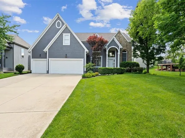 9021 W 143rd Pl, Overland Park, KS 66221