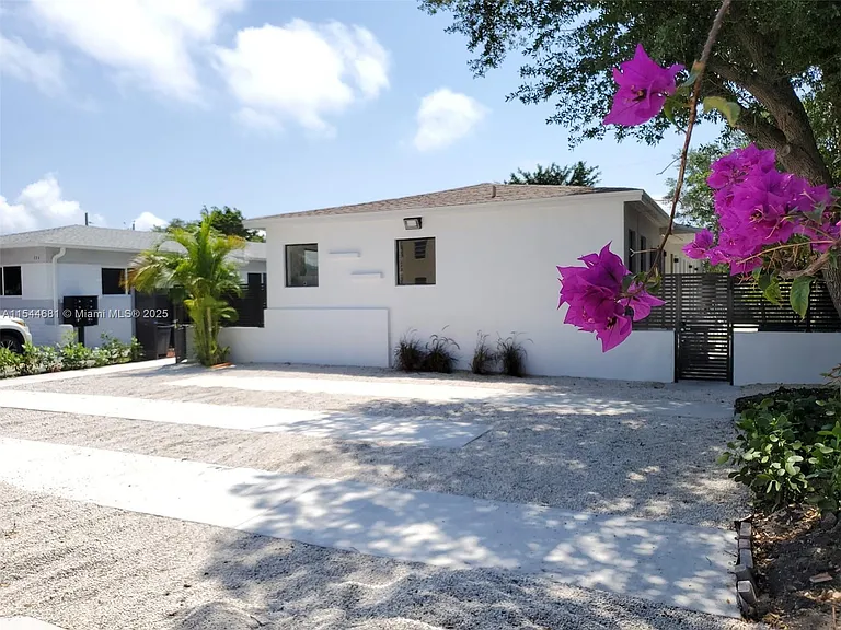 740 SW 9th St #1 — Photo 31