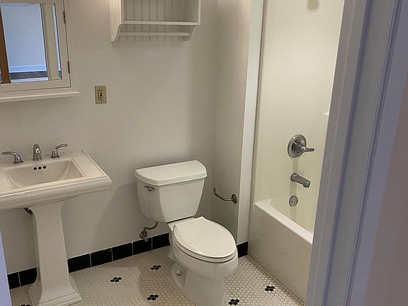 4th image of 210 S 1st St #311