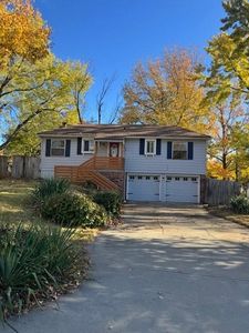 913 NW Camelot Ct, Blue Springs, MO, 64015