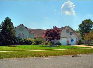 6634 Glen Hollow Dr SE, Caledonia, MI 49316