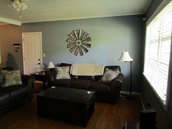 3rd image of 105 W Charlton St