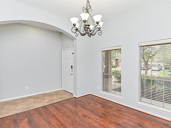 5th image of 20203 Emerald Cliff Ln