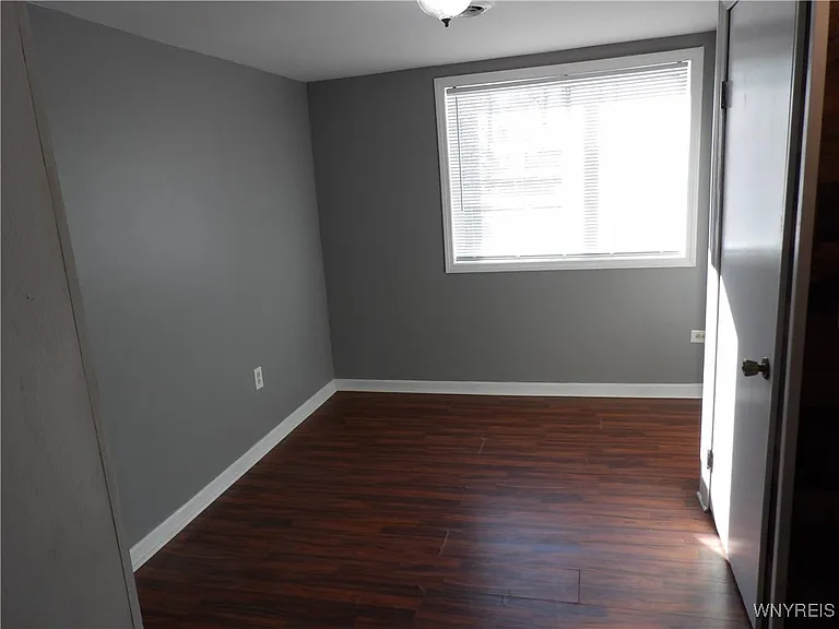 10332 Transit Rd — Photo 33