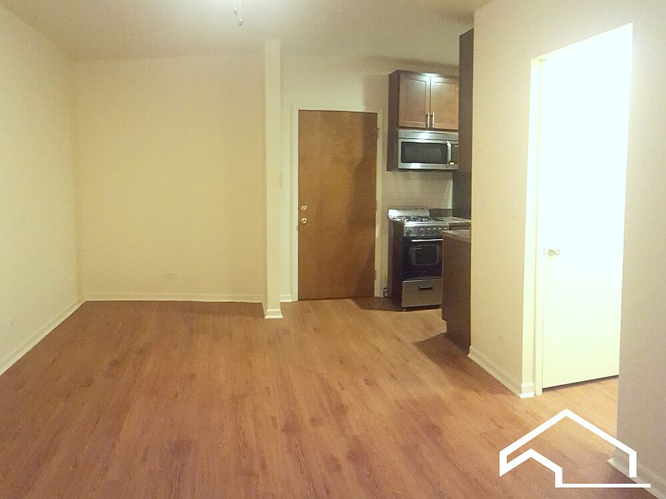 1st image of 4033 N Kenmore Ave #210