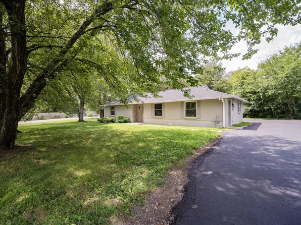 315 Pioneer Dr, Smyrna, TN 37167