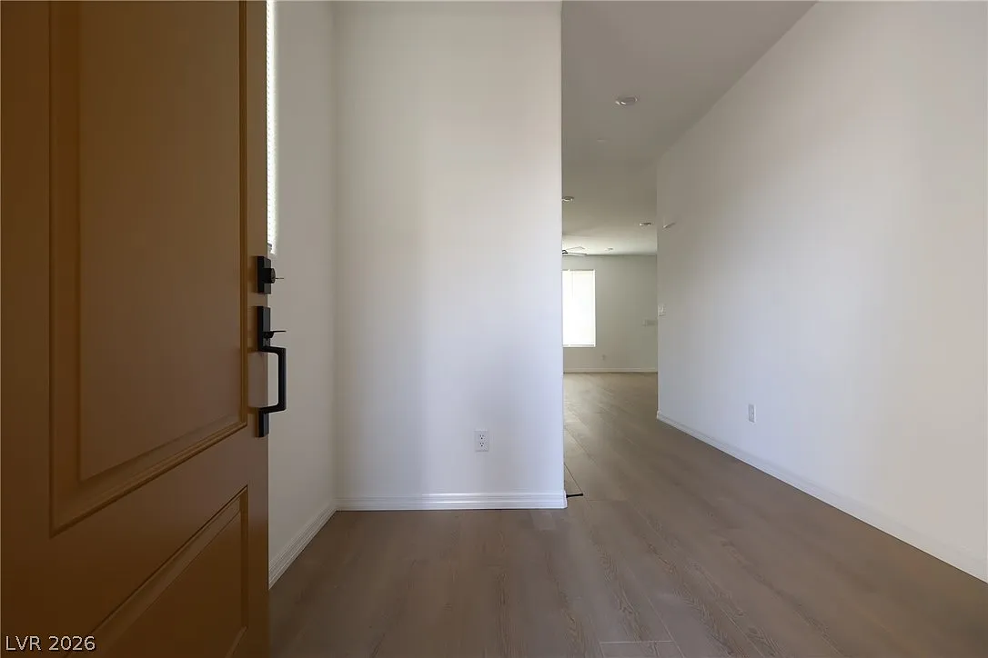5 bed, 3.0 bath, 2206 sqft, $2,395 — Photo 3
