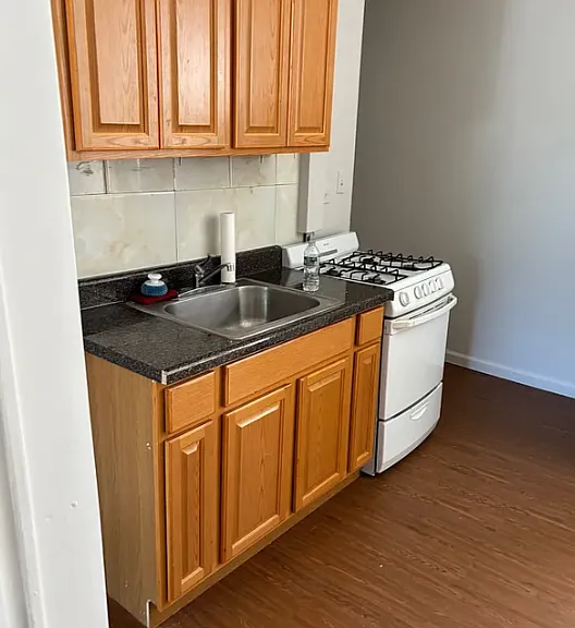192-09 Linden Blvd #2 — Photo 1