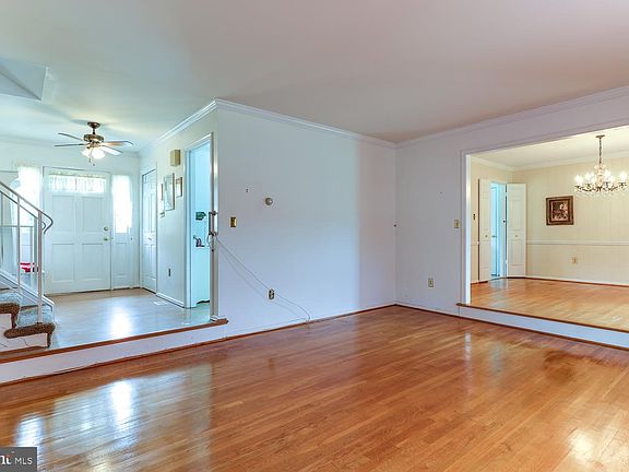 4th image of 5754 Benford Dr