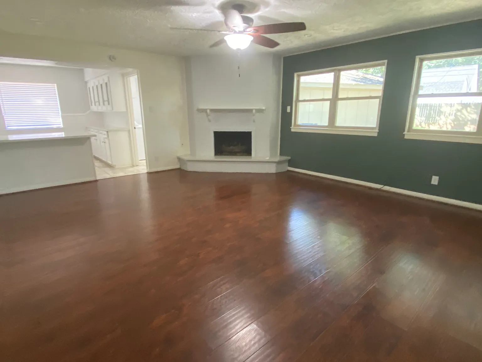 3 bed, 2230 sqft, $2,600 — Photo 4