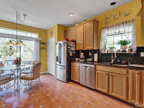 4th image of 6 Bomar Ct NW