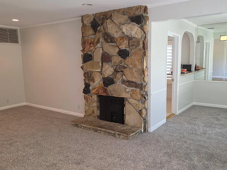 3514 S Burnside Ave — Photo 3