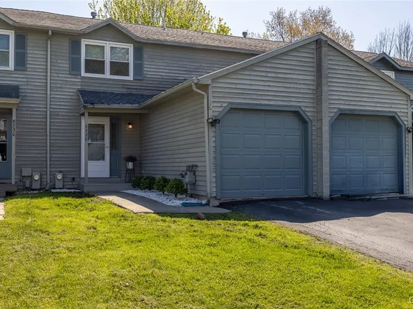 8228 Vicksburg Pl, Baldwinsville, NY 13027