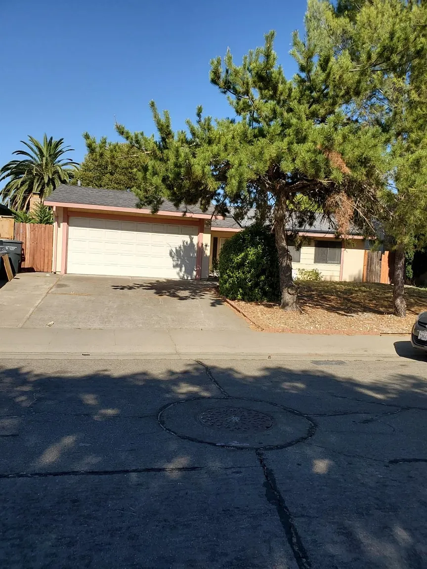 72 Kennelford Cir photo 1