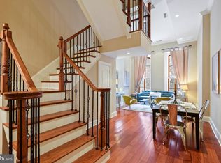 2049 Walnut St FRNT 1F, Philadelphia, PA 19103