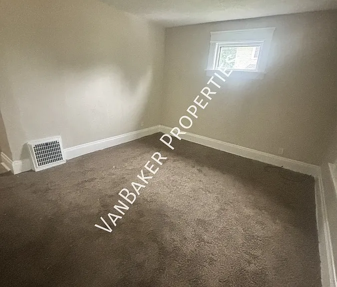 349 Cleveland St #DOWN — Photo 4