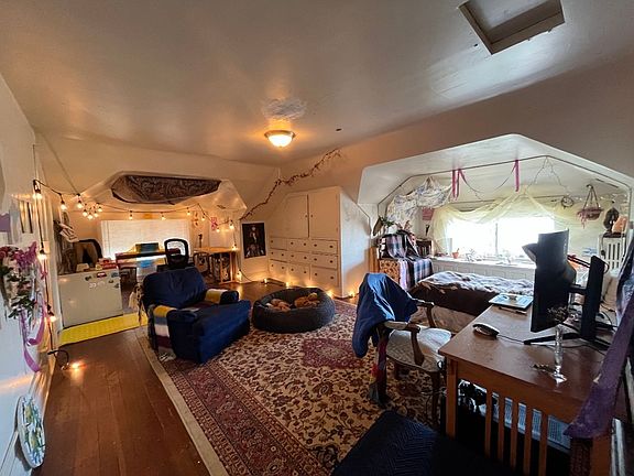 4th image of 1020 N Garden St #3