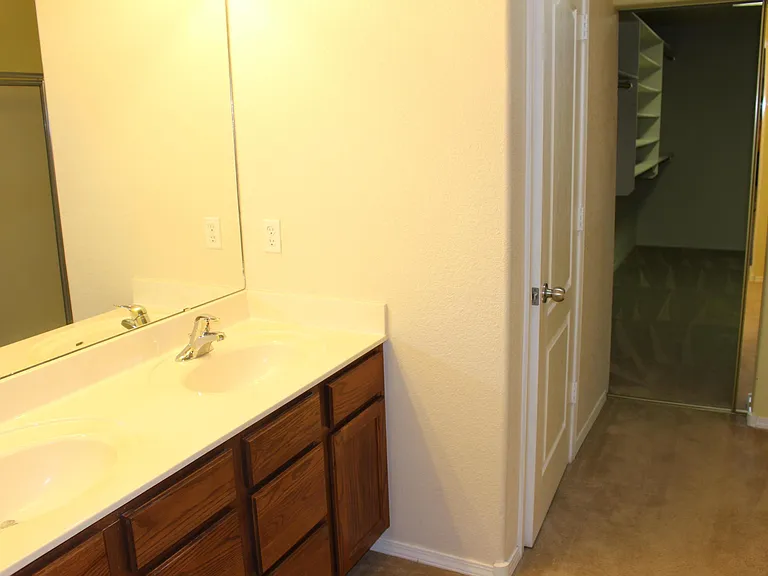 1829 Cortina Loop SE — Photo 19