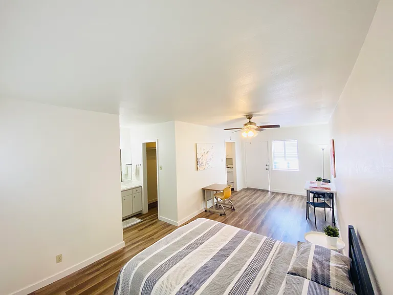 2402 Pearl St #6 — Photo 8