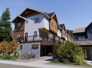 418 SW Muskrat St #1, Banff, AB T1L 1H1