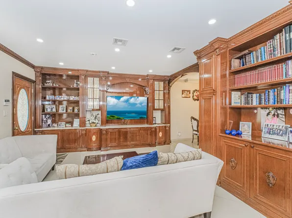 1764 East 17th Street image 15 of 45