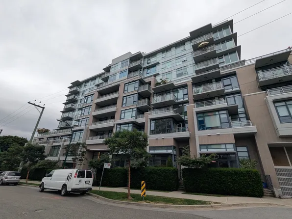 2788 Prince Edward St #805, Vancouver, BC V5T 0C8