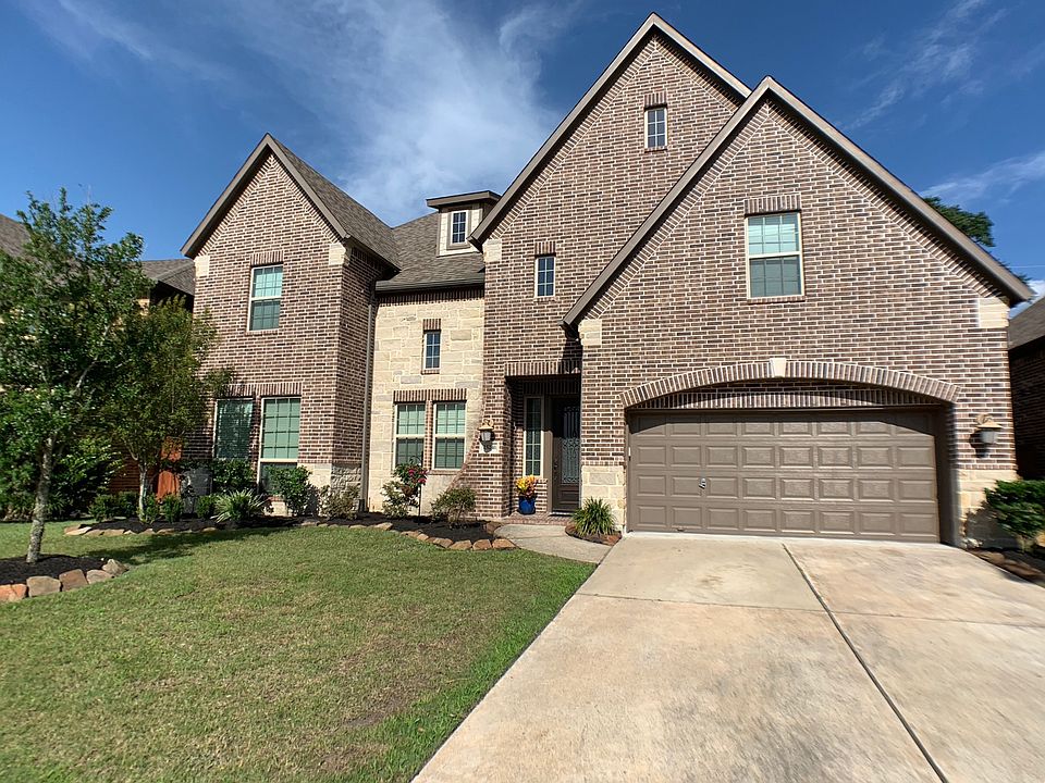 1st image of 25241 Forest Ledge Dr