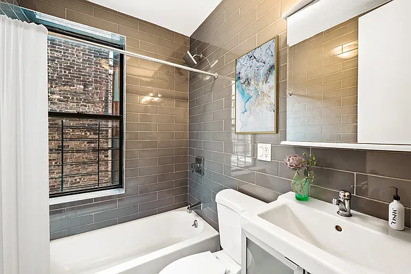 Rented by Vector New York, LLC | media 17