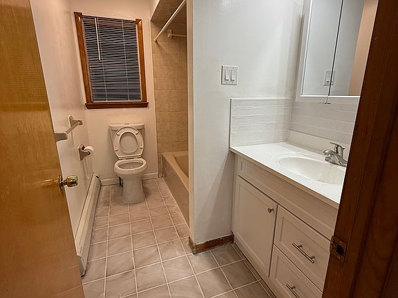 4th image of 967-969 E 23rd St #2