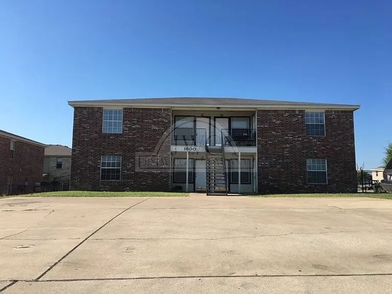 1600 Dugger Cir #A-C — Photo 1