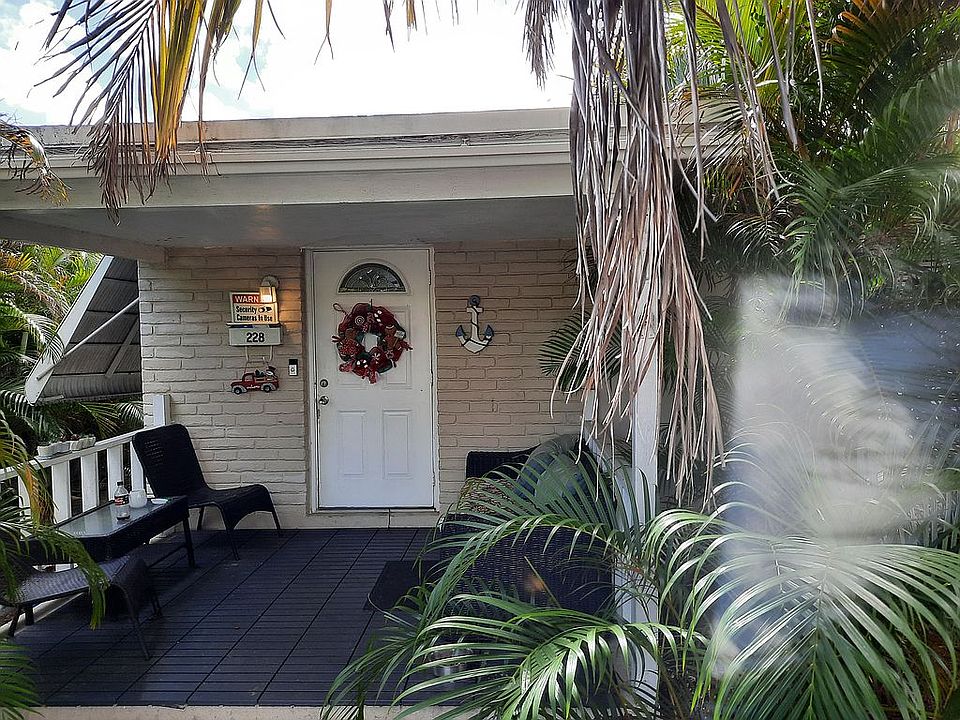 1st image of 228 SW 21st St