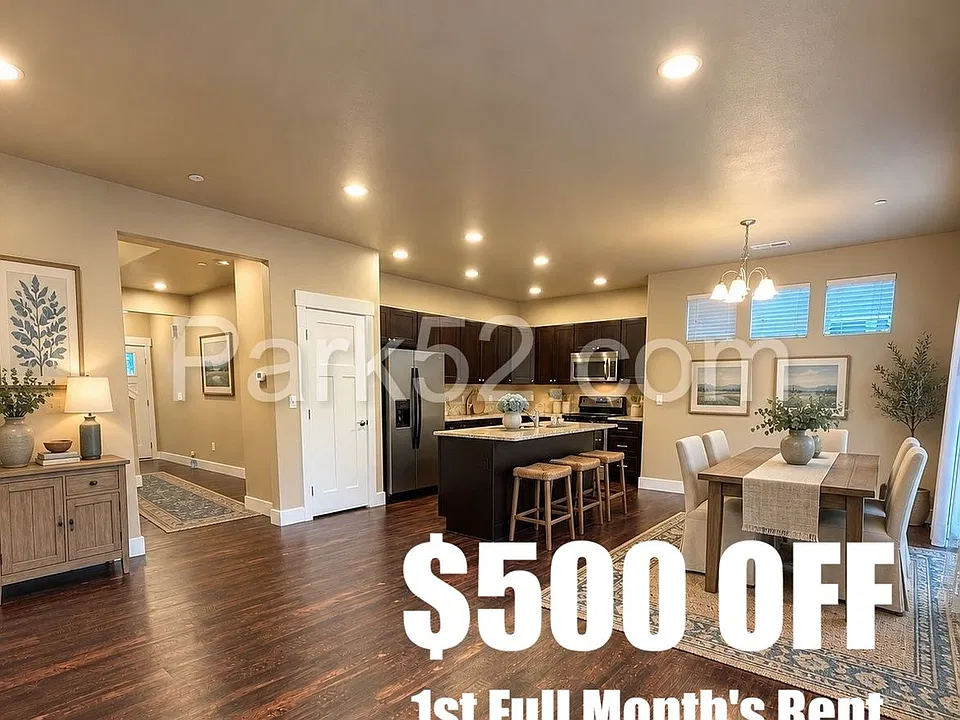 1548 Onyx St SE